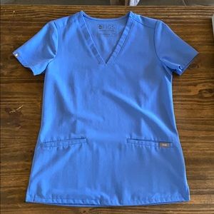 figs casma three pocket scrub top
